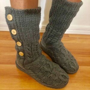 Ugg gray knit boot